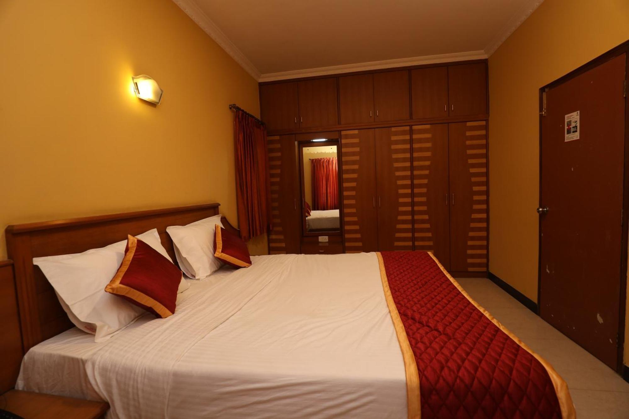 Hotel Silver Oak Утакаманд Экстерьер фото