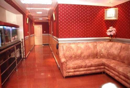 Hotel Silver Oak Утакаманд Экстерьер фото