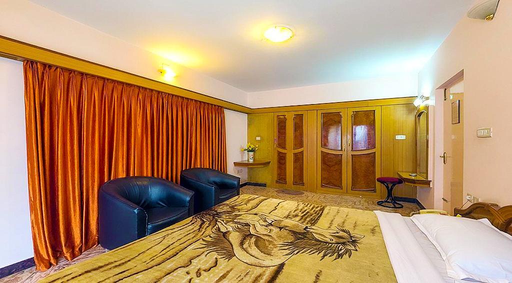 Hotel Silver Oak Утакаманд Экстерьер фото