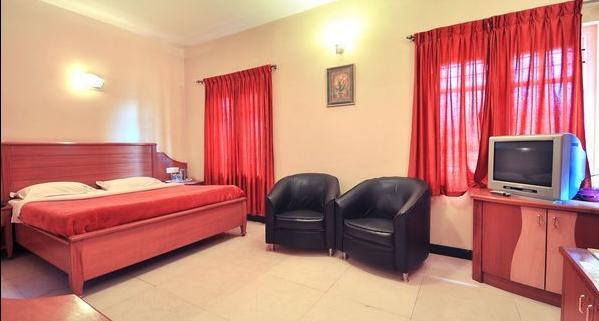 Hotel Silver Oak Утакаманд Экстерьер фото